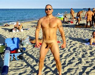 Nude dudes pictures from naturist beach