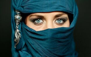 голубые арабские глаза" -